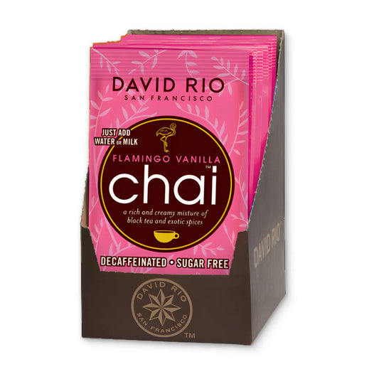 Flamingo Vanilla Chai David Rio – bezkofeinowe i bezcukrowe saszetki chai w ekspozytorze, waniliowa mieszanka z czarnej herbaty