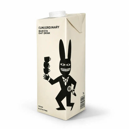 UNORDINARY Barista Oat Drink 1 L – roślinny napój owsiany do kawy, idealny do spieniania, latte, cappuccino i flat white. Oficjalny dystrybutor JAVA Coffee Polska.